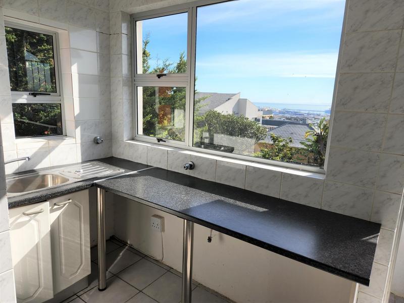 To Let 2 Bedroom Property for Rent in Walmer Estate Western Cape